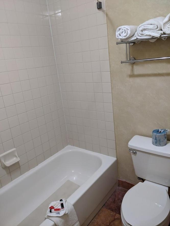 Queen Room with Two Queen Beds - Non-Smoking,1084011481:JPEG